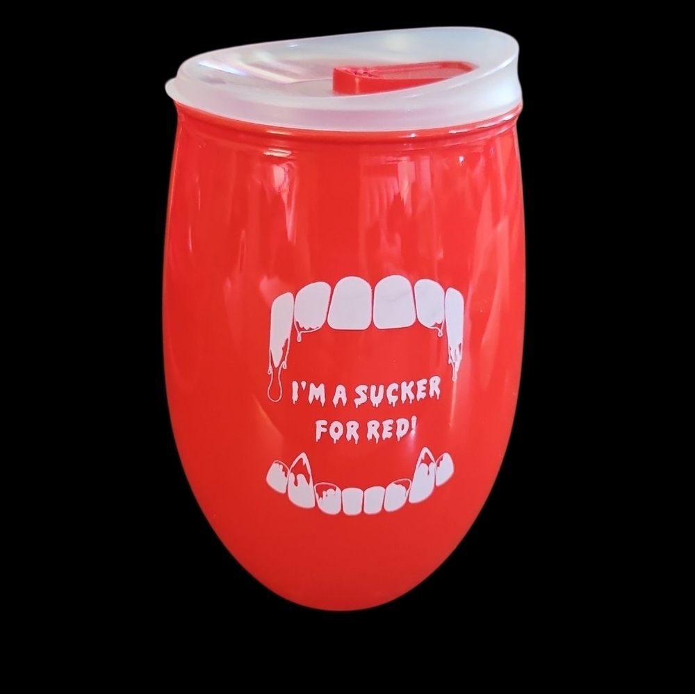 Red Vampire "I'm A Sucker For Red" Teeth Plastic Wine Tumbler Spillproof Lid